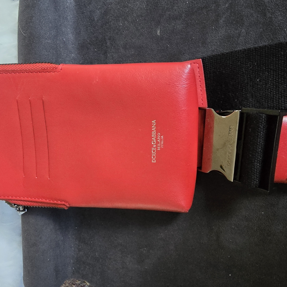 Dolce & Gabbana Red Crossbody Bag with Sleek Design